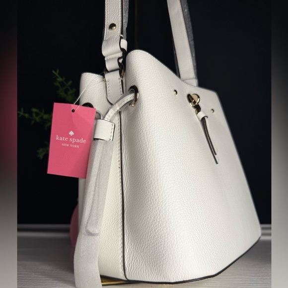 Kate Spade Small Bucket Bag White Dove Pebbled Leather Turn Lock NWT - Picture 4 of 7